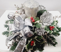 AN 04 - Arranjo de Natal arttificial prateado com vela prata
